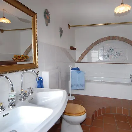 Sondrea Bed and Breakfast Sinio